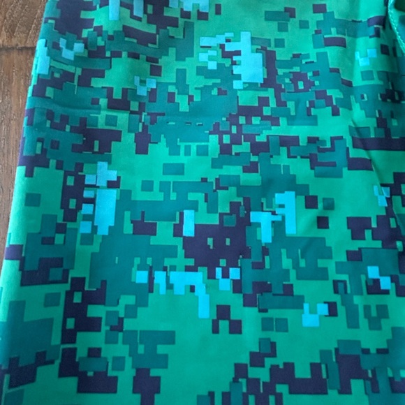 INKnBURN Vintage Blue and Turquoise Pixel Print Cropped Leggings - Picture 2 of 5